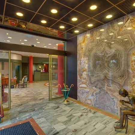 Savoy Hotell 4*