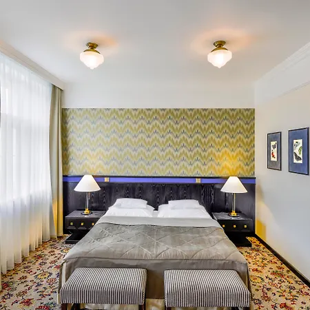Savoy מלון 4*