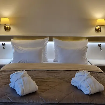 Savoy Hotel 4*