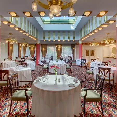 Savoy 4*