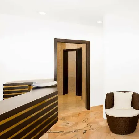 Hotel Savoy