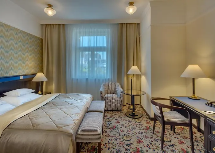 Savoy 4*