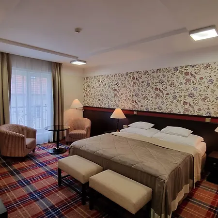Savoy فندق 4*