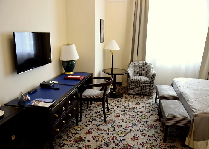 Savoy Hotell 4*