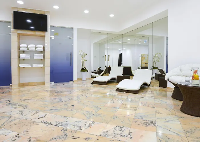 Hotell Savoy 4*