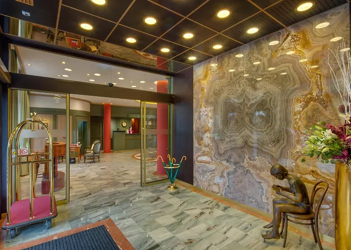 Savoy Hotell 4*